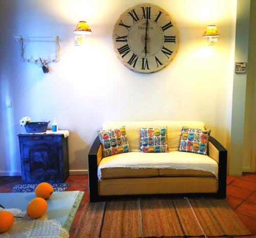 Apartamento Sardinha, Vida à Portuguesa