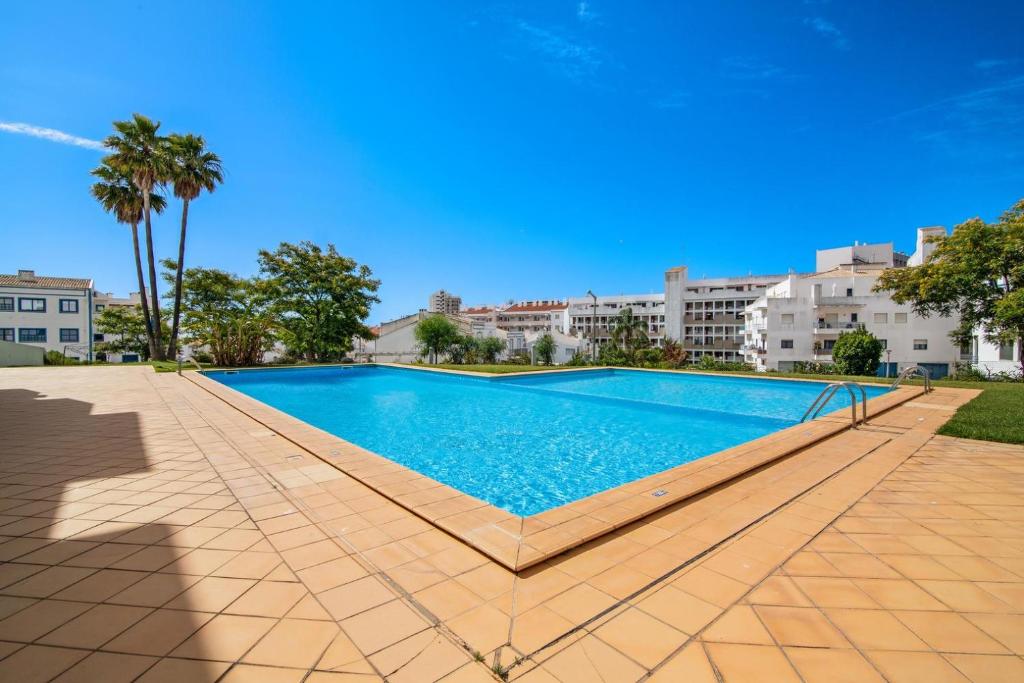 Apartamento Sunlight by Sunnyway Rua Vitorino Nemésio lote 1 Edifício Aldeia Azul lote 1 3º AN, 8200-093 Albufeira