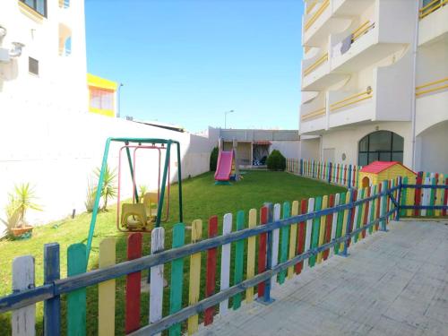 Apartamento T1 com piscina, em Montechoro, Albufeira, Algarve