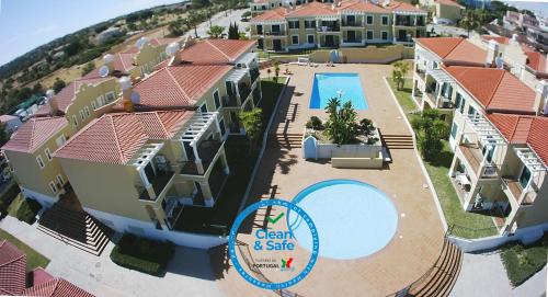 Apartamento T1 com vista mar perto da Praia N.ª Sra. da Rocha
