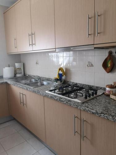 Apartamento T1 RC, em altura a 150m da praia...