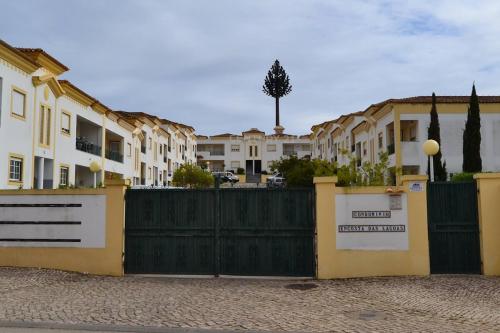 Apartamento T2 em condomínio fechado.