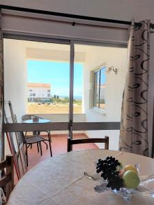 Apartamento vista mar e pôr do Sol (1,6km Praia)