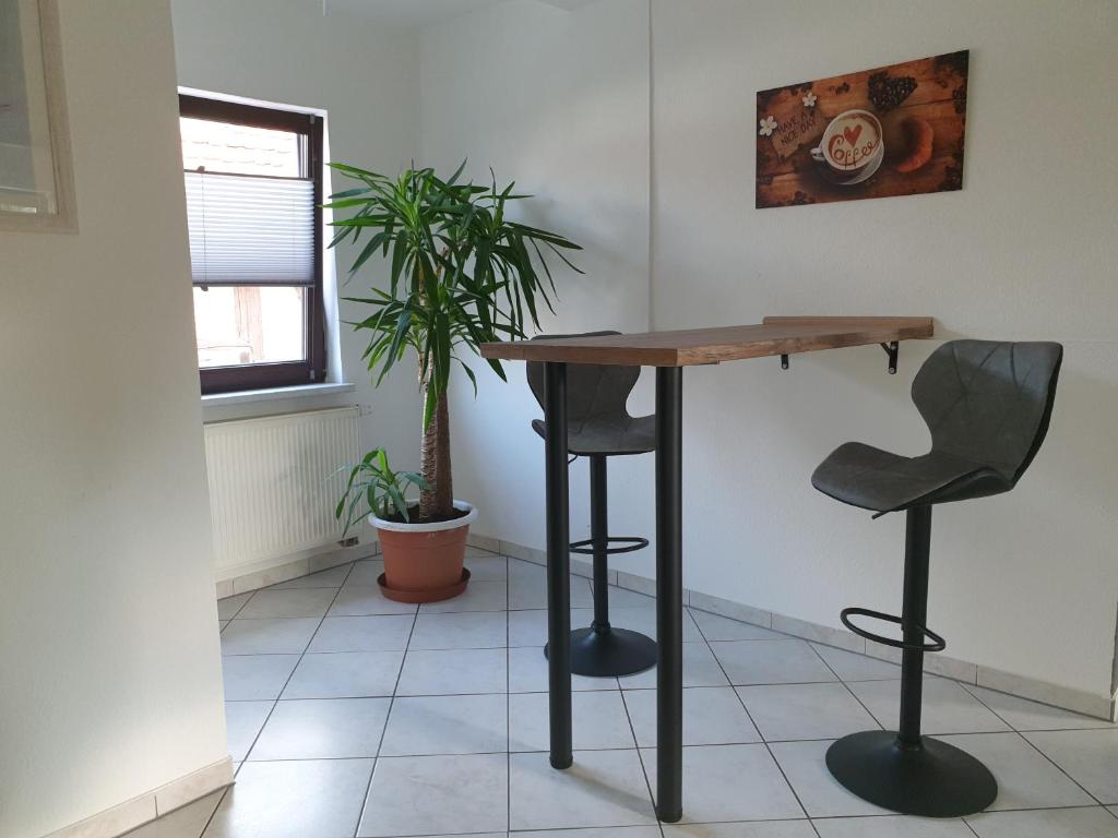 Apartement 85 m2 nähe Erfurt, mit Kaffeevollautomat, Entertainmentpaket, WLAN, Boxspringbett, Schlafsofa, Einkaufsmöglichkeiten, kostenlosen Parkplatz für PKW und Transporter 82 Thomas-Müntzer-Straße, 99189 Elxleben