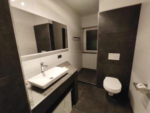 Apartment 16