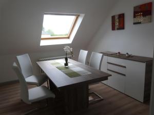 Apartment 1G