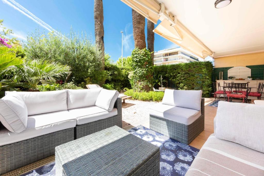 Apartment 2 bedrooms2 bathroomsdouble terrace & Garden in Palm beach area 17 Avenue Reine Astrid, 06400 Cannes