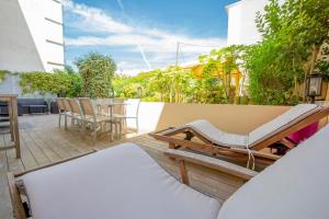 Apartment 2 bedrooms2 bathroomsdouble terrace & Garden in Palm beach area