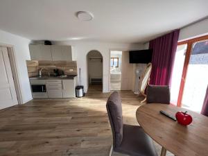 Apartment 21