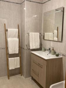 Apartment 32
