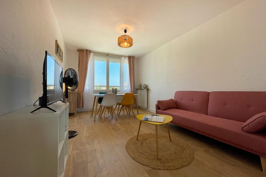 Appartement Apartment 4-5 people city center Saint-Raphaël near the beaches 35 rue joseph Pierrugues Résidence les Dahlias 83700 Saint-Raphaël