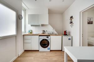 Apartment 4 people close Eiffel Tower by Weekome