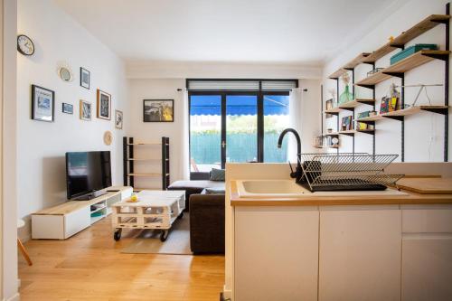 Apartment 5 minutes from the tram and 10 minutes from the sea