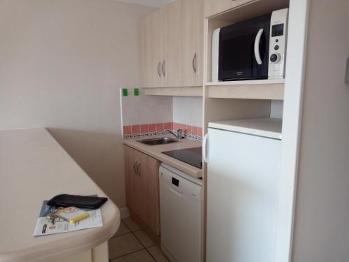 apartment 50m from the beach
