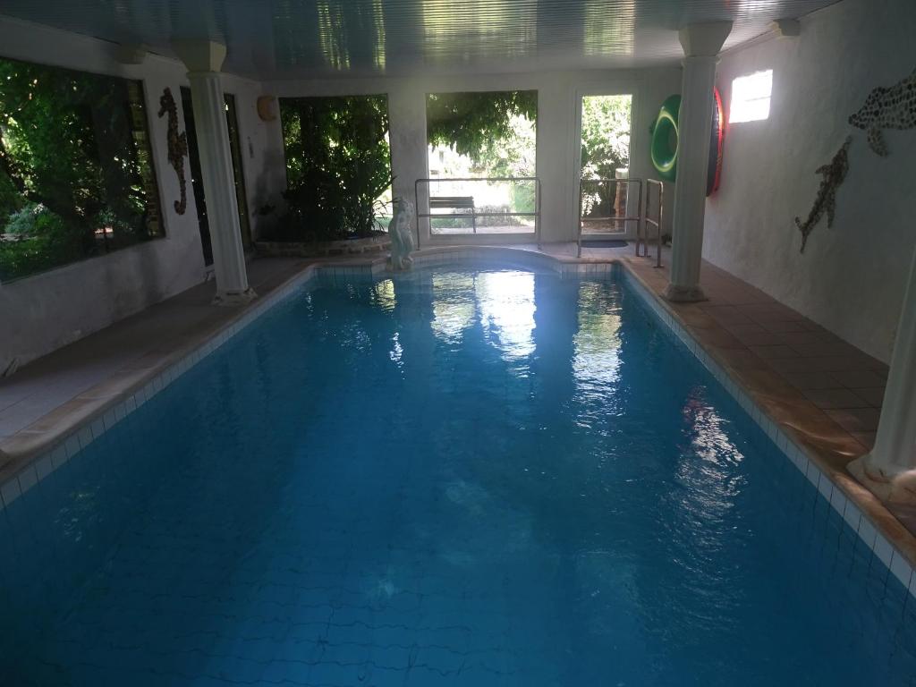 Apartment 570