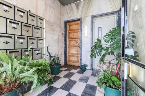Apartment 66