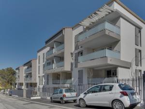 Apartment 79 Bay-2