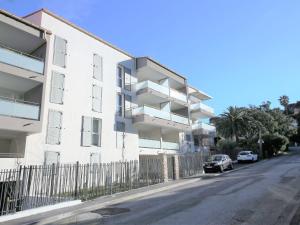 Apartment 79 Bay-2