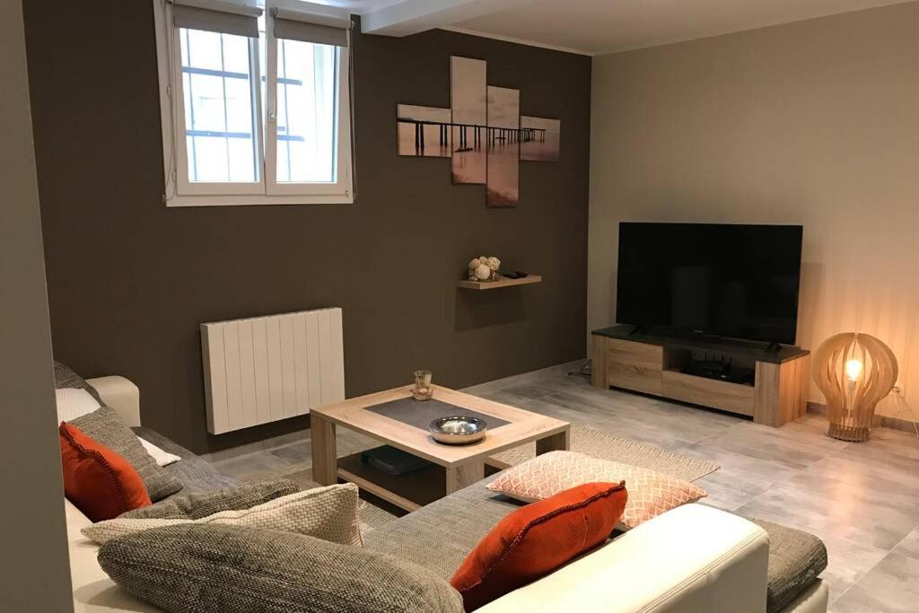 apartment (80m2) 3 bedrooms (up to 8 pers) town centre Menton 11 Boulevard du Fossan, 06500 Menton