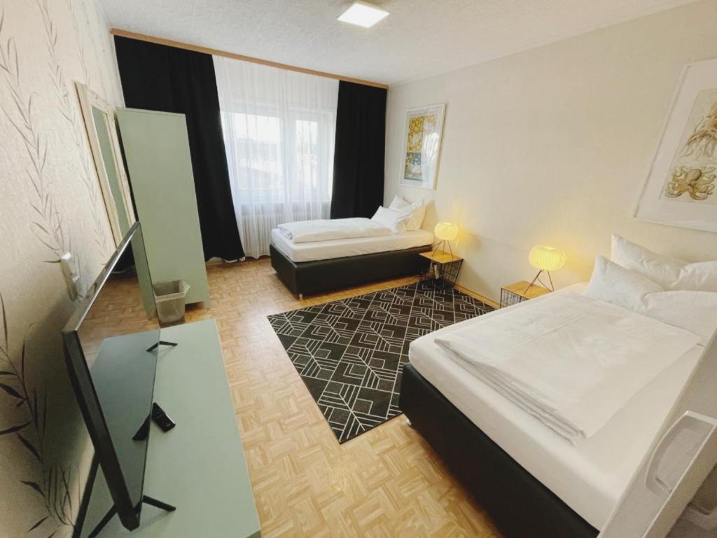 Apartment an den Saarterrassen (für 5 Personen) 13 Von-der-Heydt-Straße WE Nr 4, Etage 1 OG, 66115 Sarrebruck