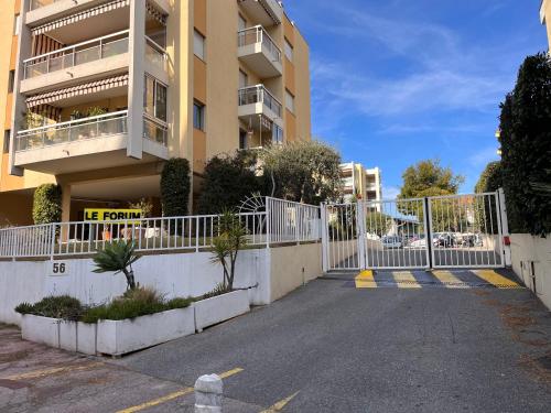 Apartment Antibes city-center & port