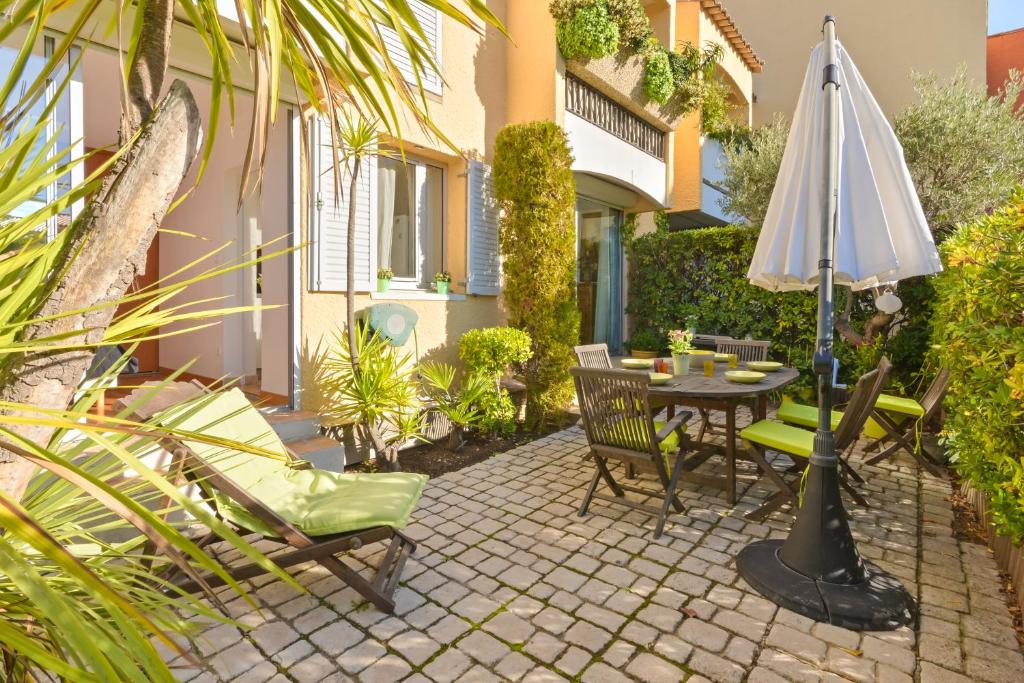 Apartment Avenue Des Terrasses AVENUE DES TERRASSES - RESIDENCE BELLEVUE Bt J, 13260 Cassis