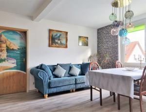Apartment Bayreuth, 4 Zimmer Ferienwohnung im Haus mit Kunst, WLAN, Küche, Parkplatz