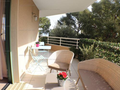 Apartment Cavalaire-sur-Mer, 2 bedrooms, 4 persons - FR-1-100-270