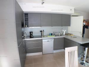 Apartment Cavalaire-sur-Mer, 2 bedrooms, 4 persons - FR-1-100-270