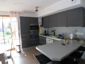 Apartment Cavalaire-sur-Mer, 2 bedrooms, 4 persons - FR-1-100-270