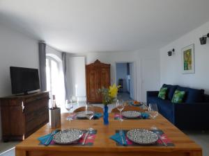 Apartment Cézanne with pool and private terrace