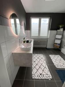 Apartment City Süd- 5 Zimmer_15 Personen _ Komplett_eingerichtet