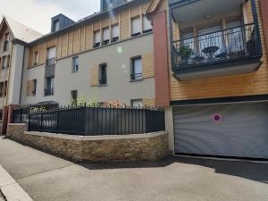 Apartment Confidence 2