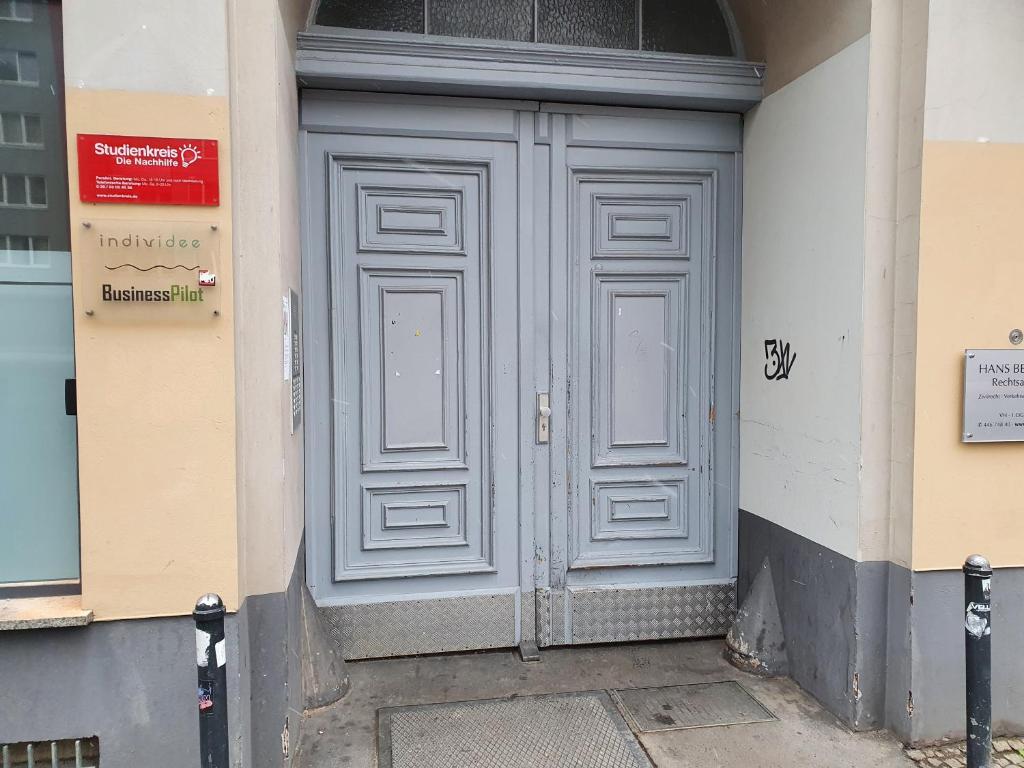 Apartment Cozy B66 - Nähe Alexanderplatz 66 Andreasstraße Hochpaterre, 10243 Berlin