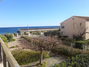 Apartment De la Plage-1