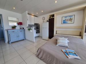 Apartment De la Plage-1