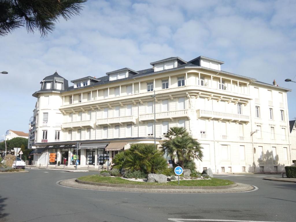 Appartement Apartment de la Plage et d'Angleterre  17200 Royan