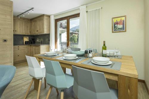 APARTMENT ENSA - Alpes Travel - Central Chamonix - Sleeps 4