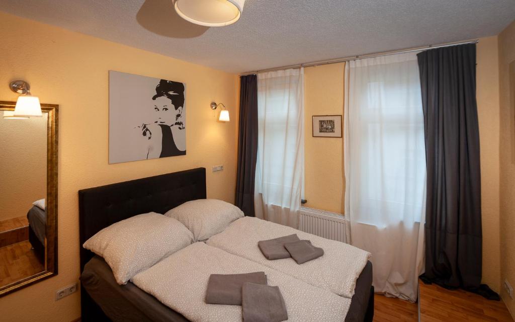 Appartement Apartment Ferienwohnung Blumenstadt 1 Brühlerwallstraße Wohnung 2. OG, linke Eingangstür 99084 Erfurt