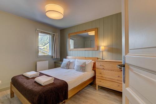 Apartment Fermes du Montenvers B2- Alpes Travel - Central Chamonix (sleeps 4-5)