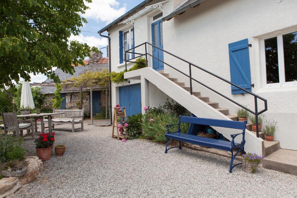 Appartement Apartment Fleur de Lys Bleue Le Genêt 19370 Soudaine-Lavinadière