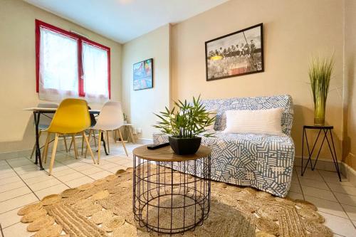 Apartment for 4 person 3min walk to GEMTramGare #C1