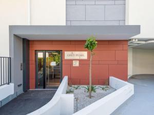 Apartment Grey Pearl