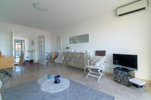 Apartment In A Residence With Swimming Pool Wifi