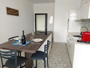 Apartment in excellent location, direct access to the beach, Plonévez-Porzay
