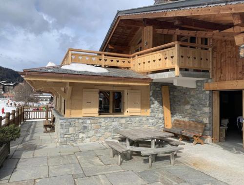 Apartment in Morzine - Ski In - Sleeps 6