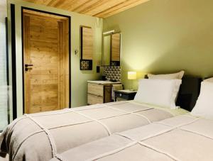 Apartment in Morzine - Ski In - Sleeps 6