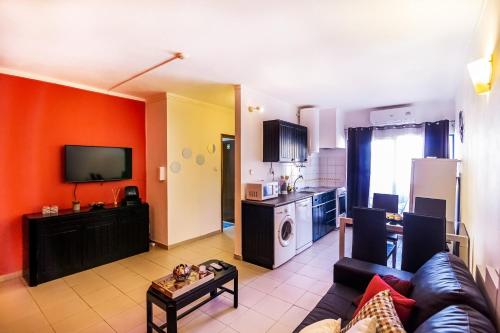 Apartment in Praia da Rocha with A-C, Terrace in Portimao