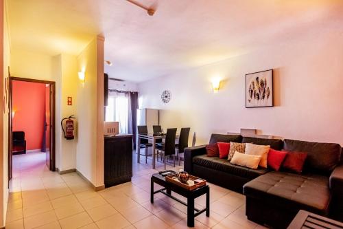 Apartment in Praia da Rocha with A-C, Terrace in Portimao