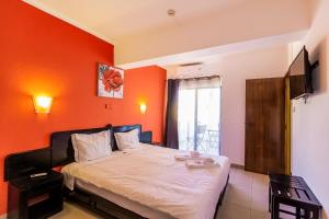 Apartment in Praia da Rocha with A-C, Terrace in Portimao